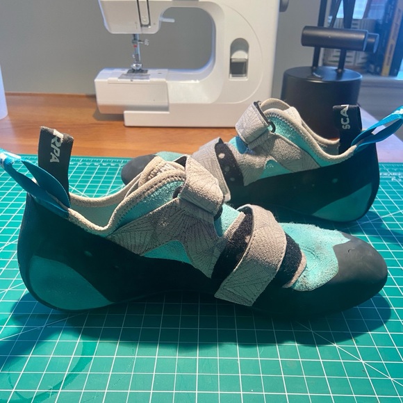 Gently used Scarpa Origin Women's climbing shoe size EU 41 / US W 9 / US M 8 - Picture 4 of 7